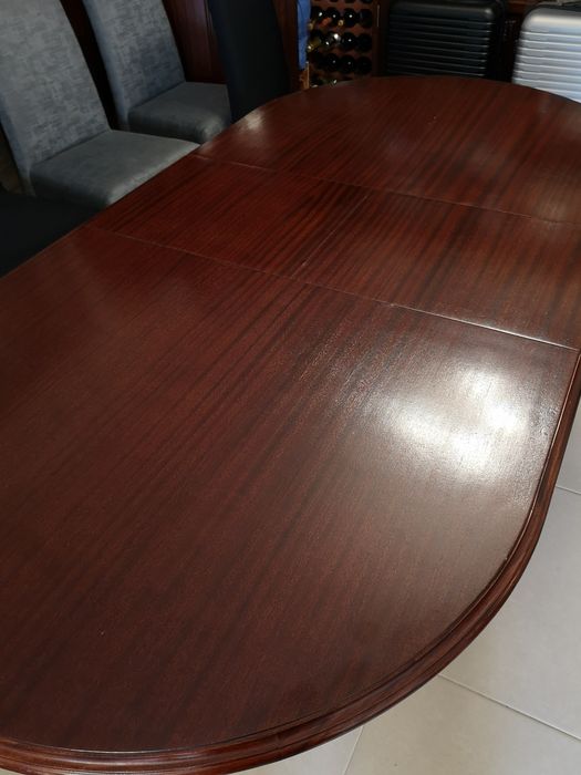 Mesa em madeira  extensível