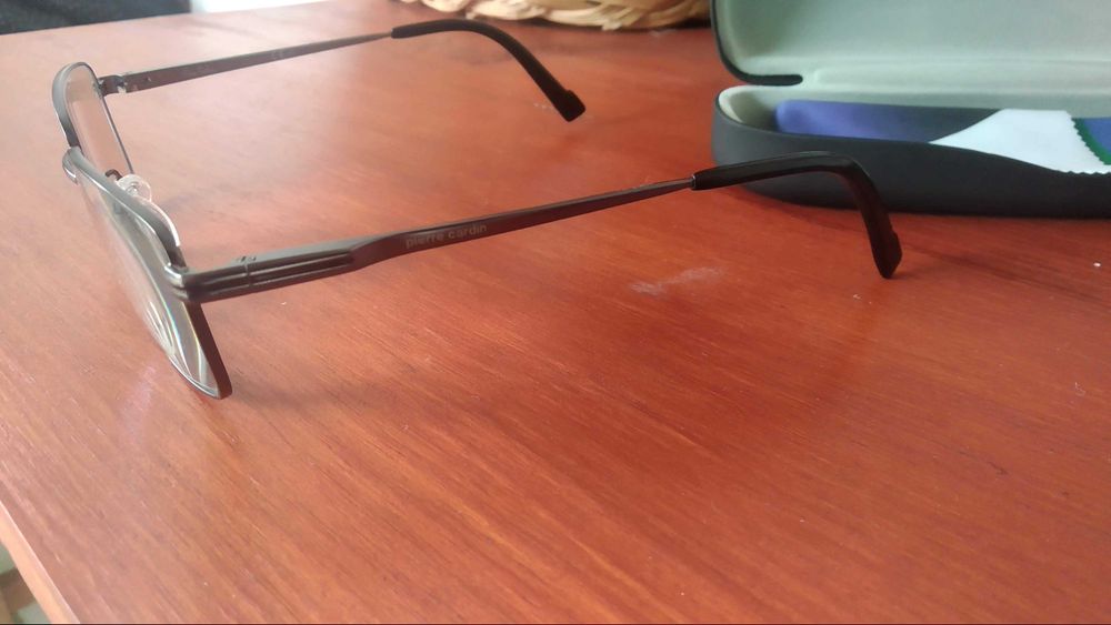 Óculos PIERRE CARDIN de homem com lentes progressivas_NOVOS