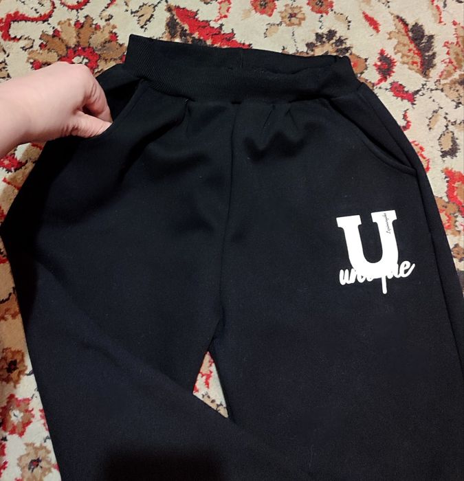 Спортивний костюм для дівчинки