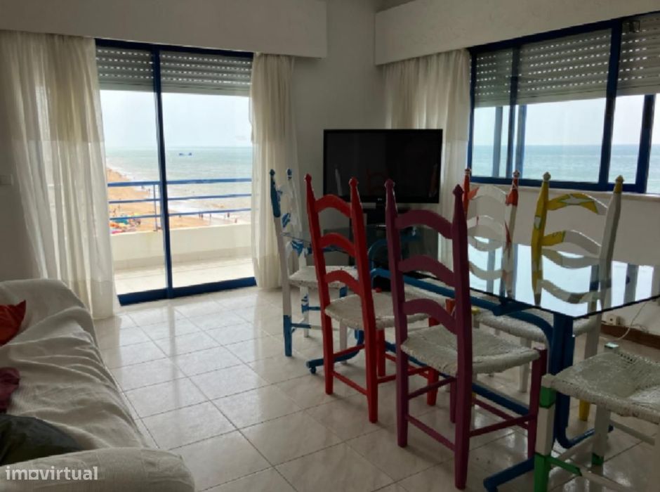 Apartamento com 2 quartos - localizado em Quarteira