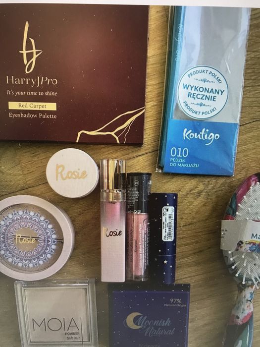 Komplet kosmetykow , nowe  tanio