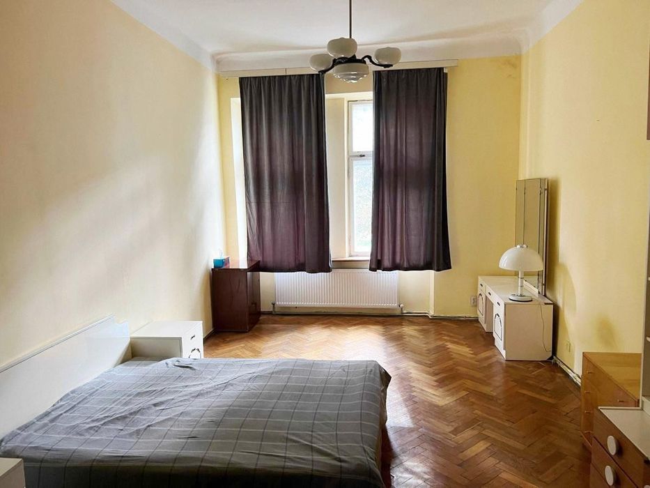 Продаж 2-кімн. квартири по вул.Пекарській, біля Зоовет. істор.Центр