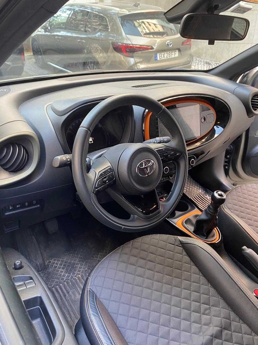 Toyota Aygo X 1.0 VVT-i Exclusive | 2022 | Versão Topo de Gama foto 2