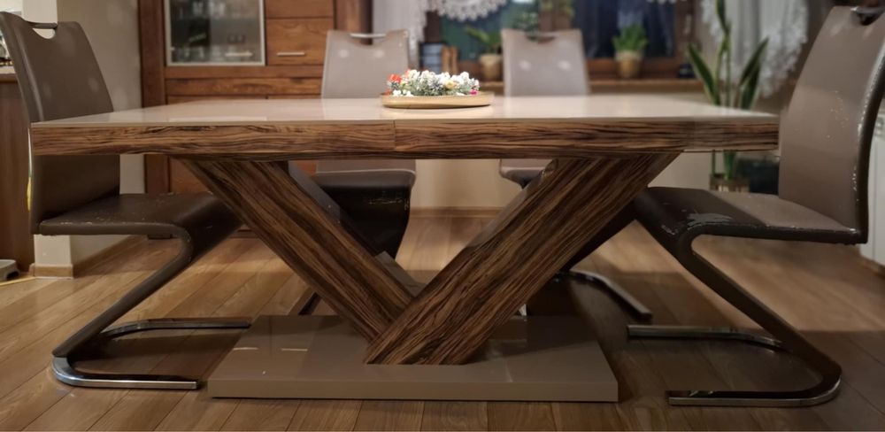 Nowoczesny rozkładany stół + krzesła gratis