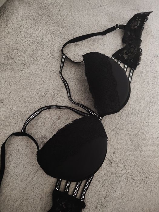 Cudowny biustonosz czarny z kryształkami Intimissimi 85 C.