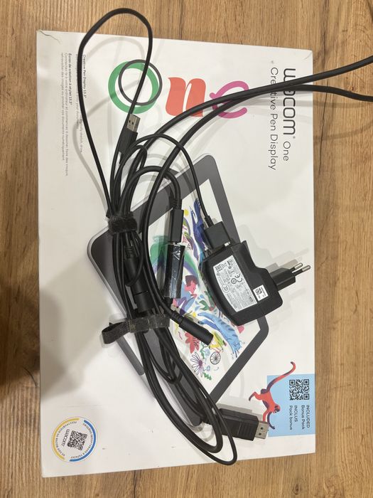 Wacom One 13.3 – графічний планшет з екраном, чудовий стан