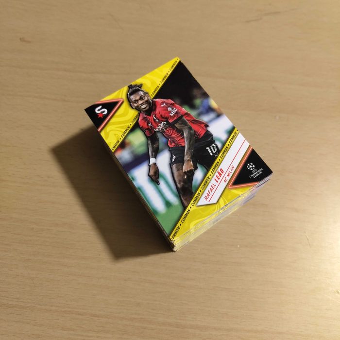 Cartas Common em Movimento Topps Superstars 2024