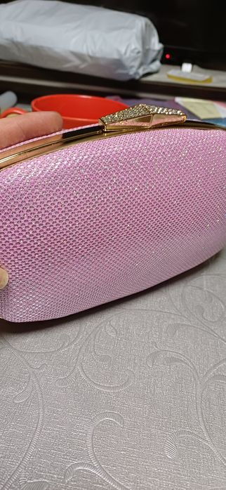 Śliczna różowa kopertówka