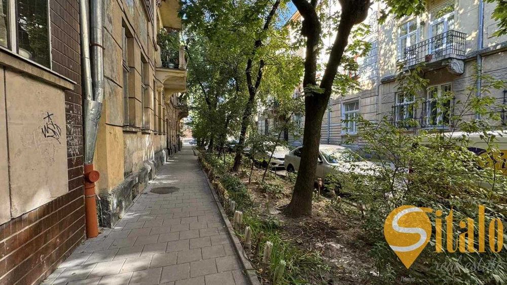 Продаж 2 кімнатної квартири у ближньому центрі Львова, вулиця Чубая