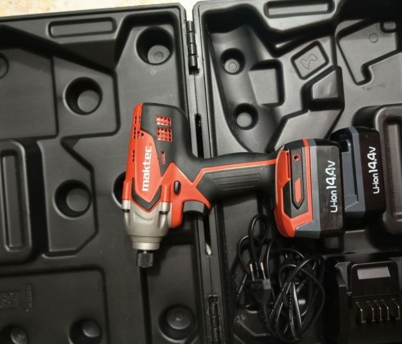 Maktec,Makita. Mt690 14.4v