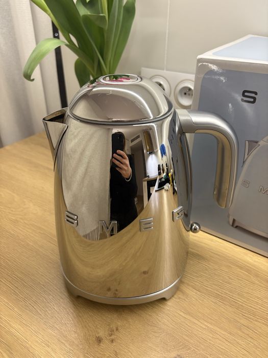 Czajnik elektryczny SMEG 1,7l - chrom/srebrny  - stan bardzo dobry