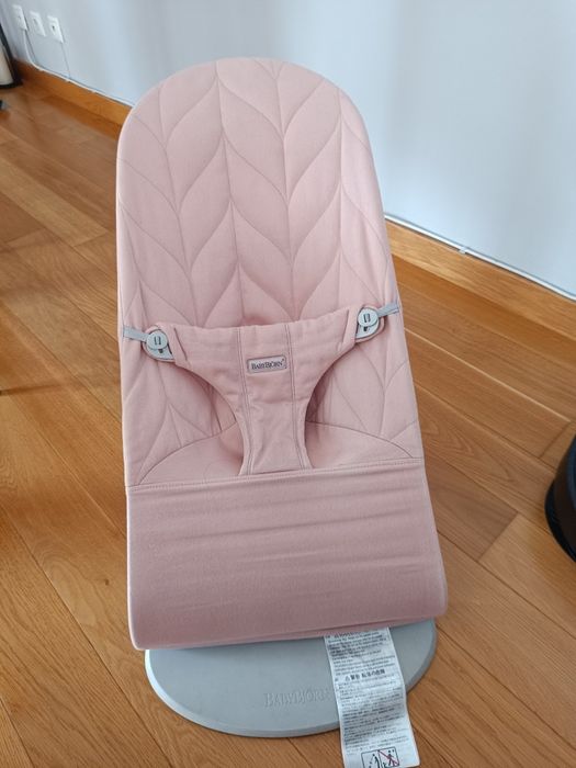 Espreguiçadeira Babybjorn cor de rosa