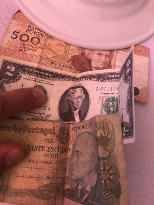 Notas antigas como novas , apenas estas 3