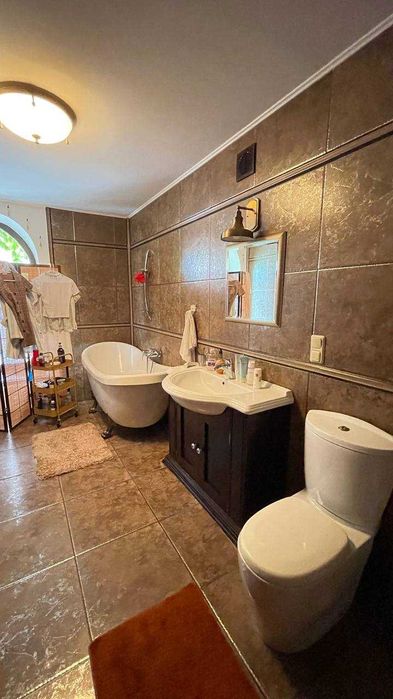 Продам дом с ремонтом. Киев, Голосеево, кризисная цена, без % свой