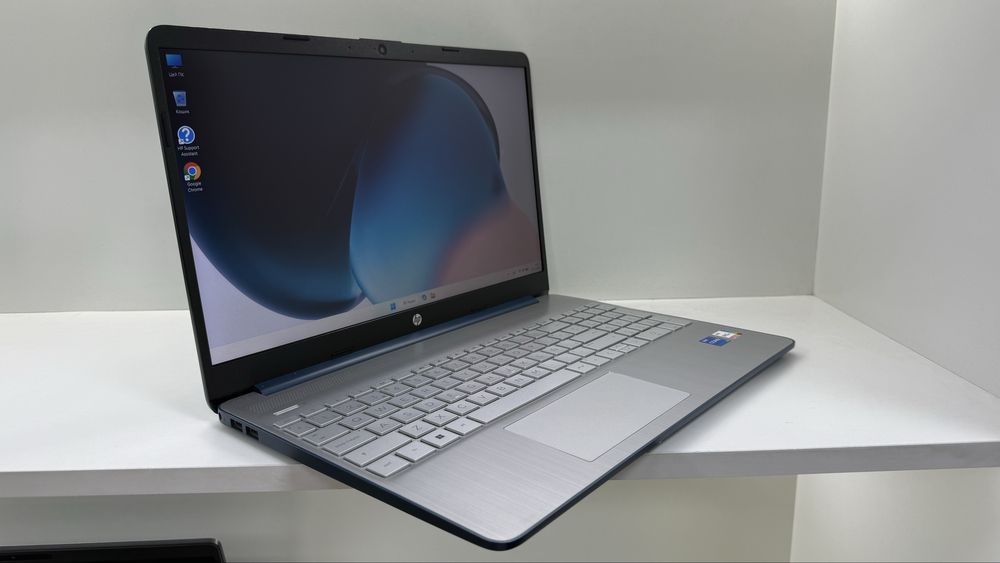 Мультимедійний ноутбук HP Laptop 15s-fq5129ns i5-12gen/ 16RAM/ 512SSD