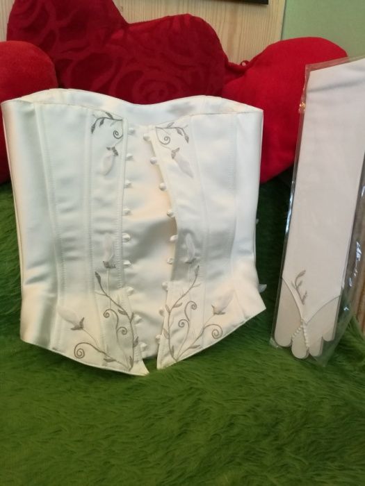 Biała Sukienka ślubna