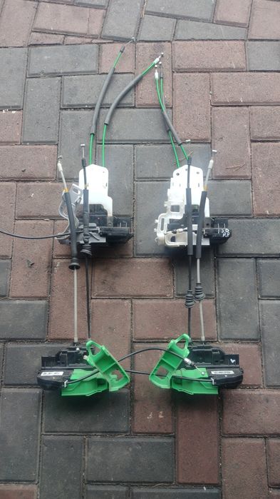 Замок правий лівий на Хюндай і30 2007-2012