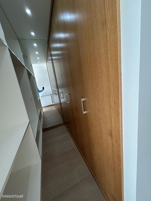 Apartamento T2 com Varanda e Garagem em Aveiro