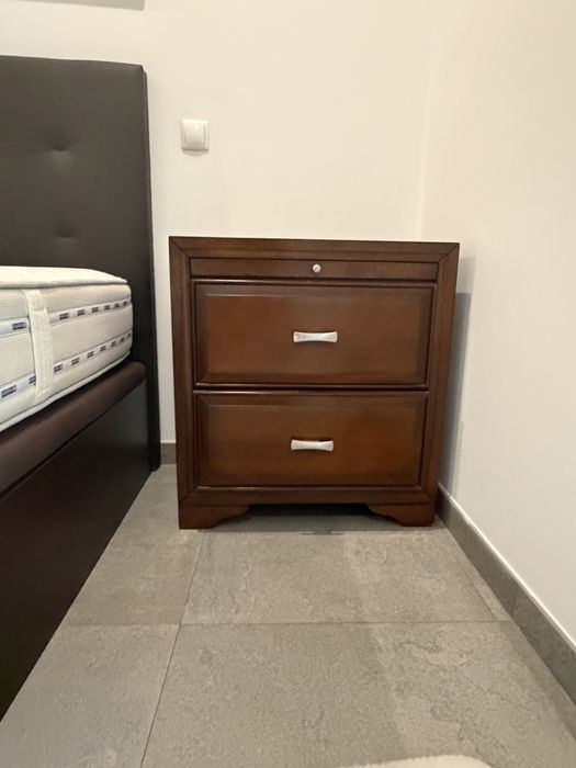 Duas Mesas de cabeceira