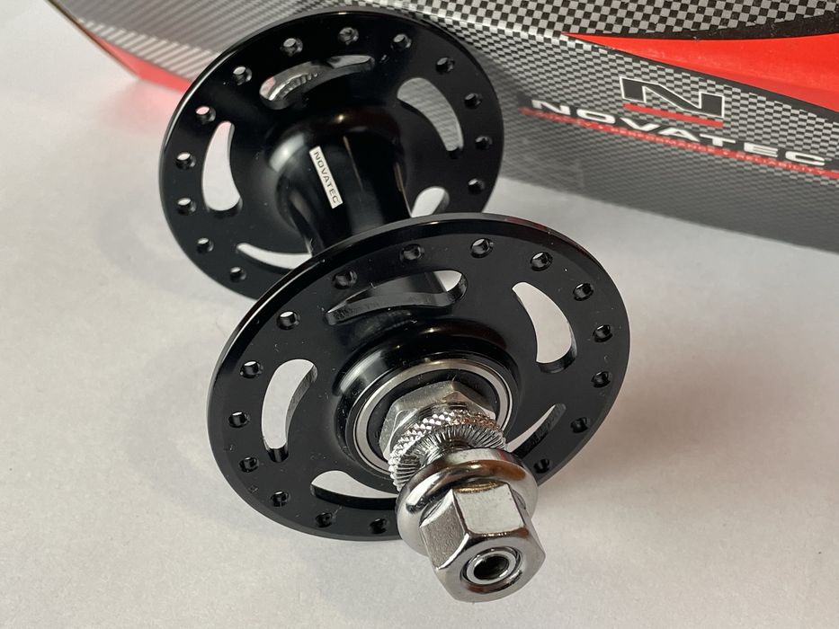 Piasta przednia NOVATEC NT-A165SBT-CZ 36H ostre koło