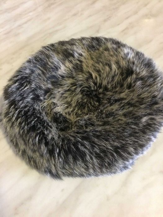 Берет из натурального меха-кролика.