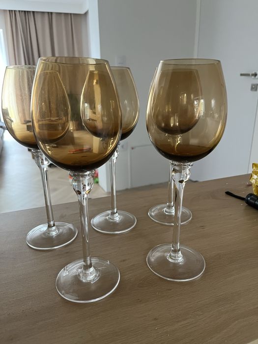 Wysokie kieliszki do wina dymione szklo