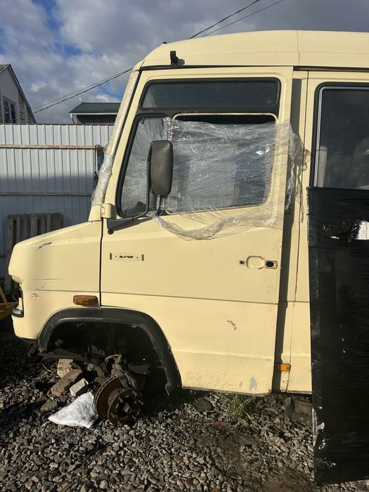 Передние голые двери высокая криша Мерседес 609,709,711,809,811,Рекс