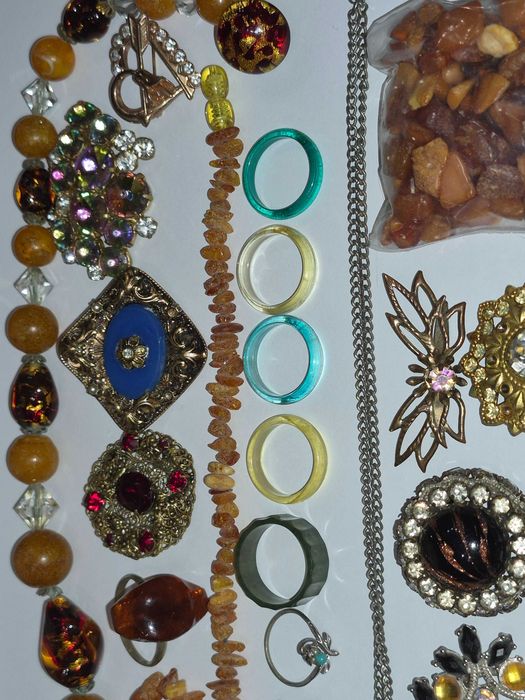 Брошка (кулон, серьги, бижутерия) из СССР.