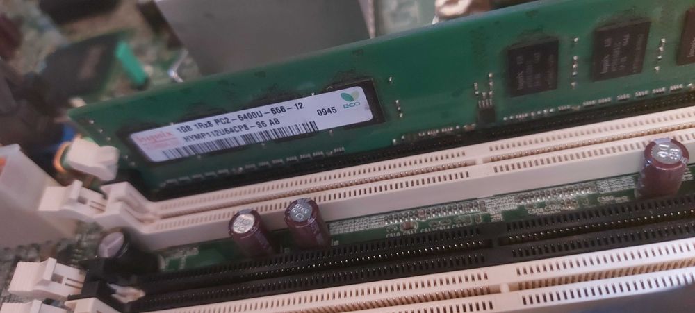 Компютер системний блок HP s775/DDR2 512-1g/hdd 80-160sata на запчасти