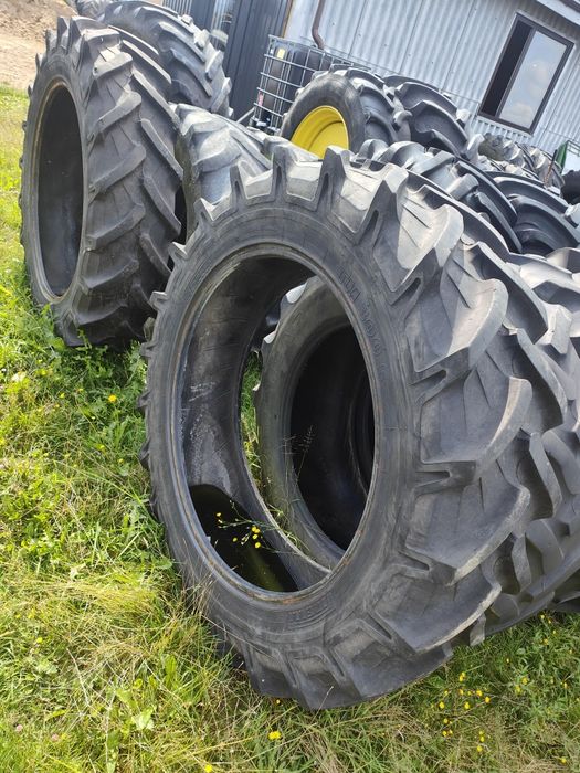 Para opony wzmocnione Pirelli 13.6 R36 jak nowe 340/85 radialne