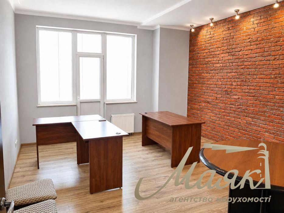 Аренда меблированного офиса 107м2 в ЖК Престиж Холл, Печерск