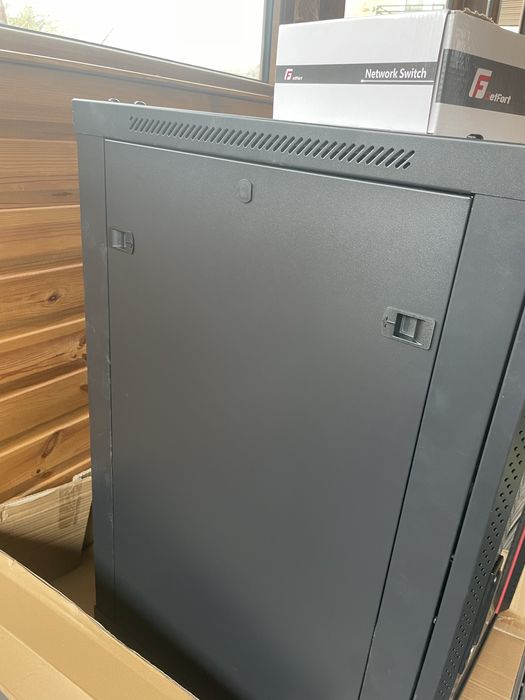 Szafa rack getford 19 cali 18u 600x600