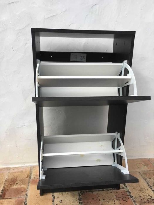 Sapateira preta Ikea (Bissa)
