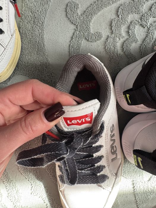 Кросівки на хлопчика Nike та Levis 28 розміру