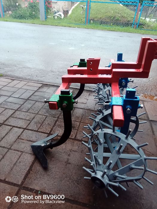 Плуги до мотоблоків.