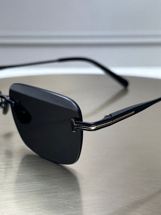 Сонцезахисні окуляри Tom Ford FT1354 чорні безоправні прямокутні унісекс оригінал