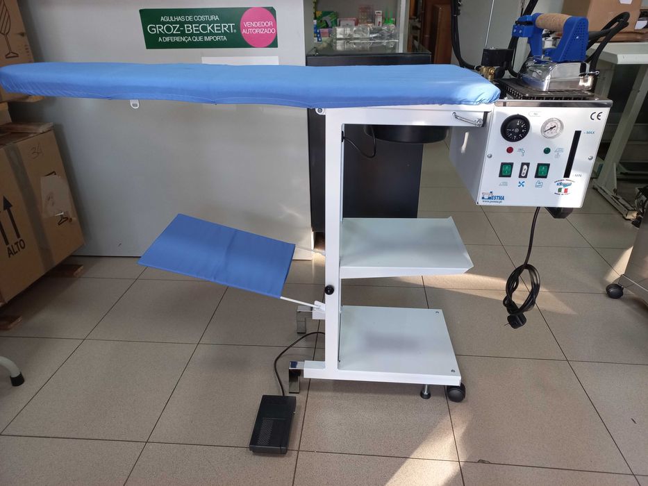 Mesa de passar a ferro, com caldeira COMELUX C5 - Nova