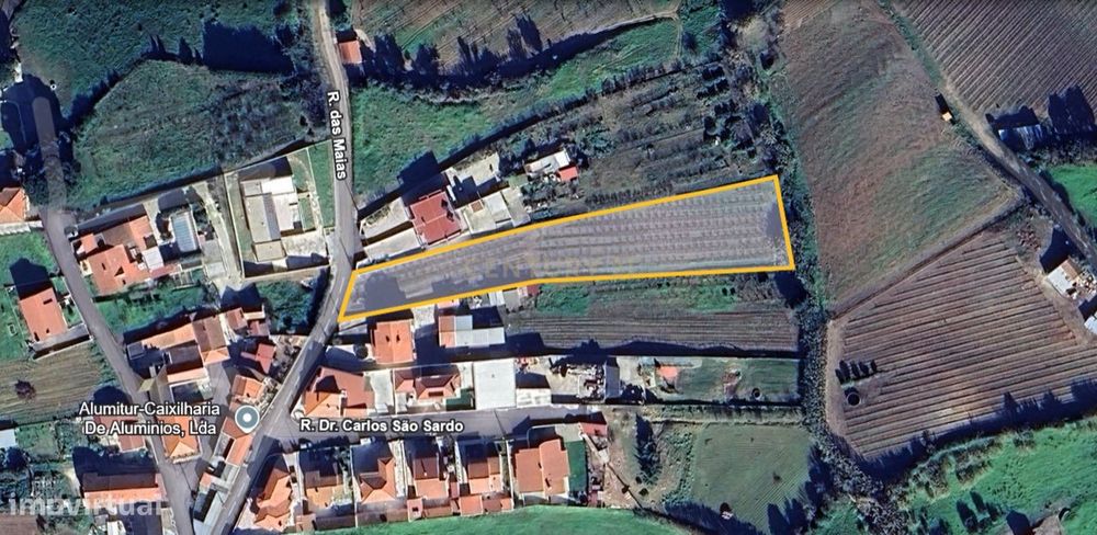 Land for Construction: Condominium with 2 Detached Houses + Shared Annex in Turcifal