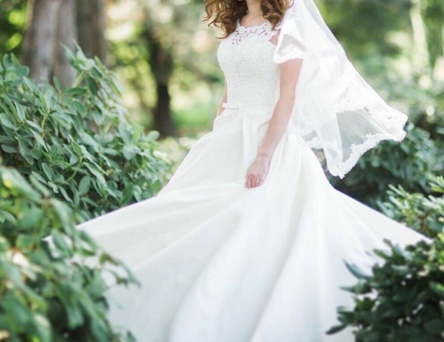 Весільна сукня