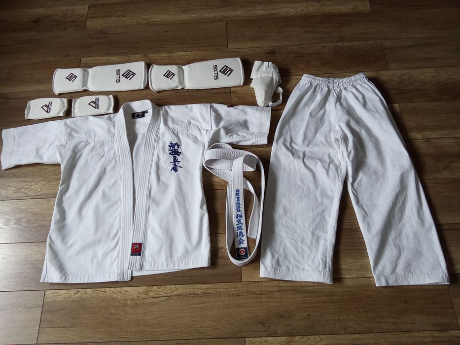 Strój karate dla dzieci+ zestaw ochraniaczy