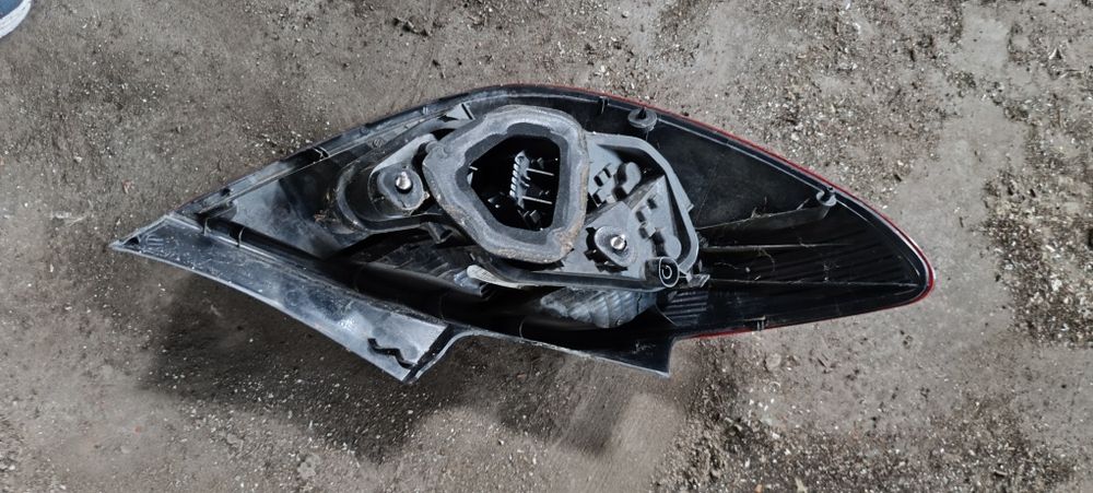 lampa prawa tylna Opel Corsa D 5D przedlift