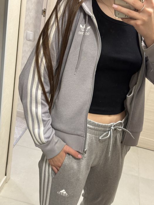 Жіночий костюм adidas