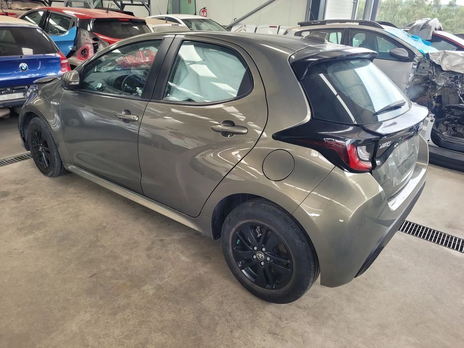 Toyota Yaris 2023 Hybrid para peças