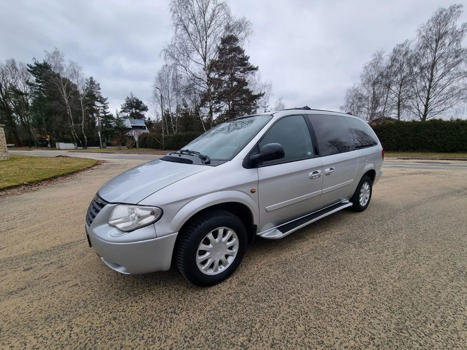 Chrysler Grand Voyager LONG Chrystler 7 osobowy webwsto fotele chowane łóżko idelny minivan
