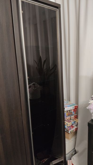 Regał/ witryna ze szklanymi drzwiami