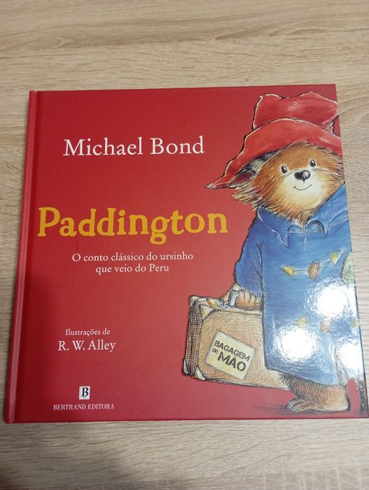 Conjunto Paddington NOVO: 2 Livros + Peluche + Extras (Bertrand Kids)