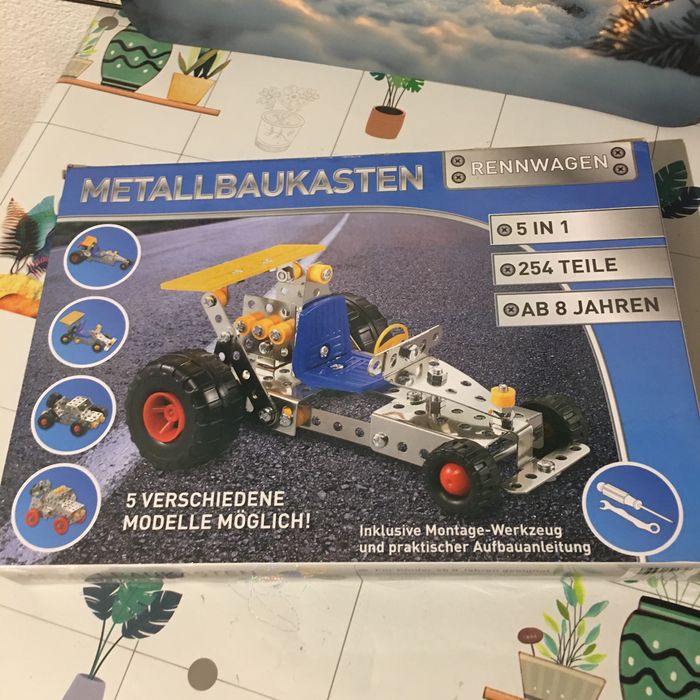 zestaw konstrukcyjny "Metallbaukasten Rennwagen" (metalowy