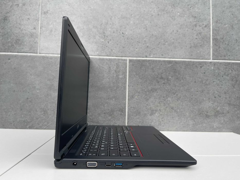 Ноутбук Fujitsu LIFEBOOK E449/i3-7020U/8Gb/256Gb M2/14" HD/Гарантія