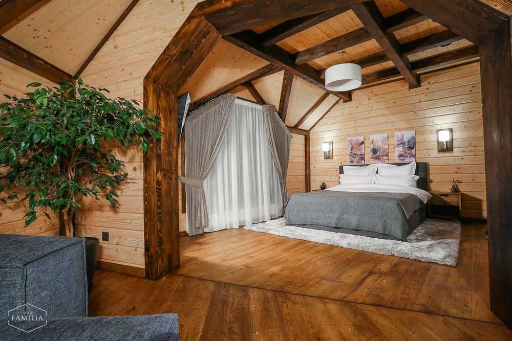 Будинок на вершині своїй гори в м. Яремче