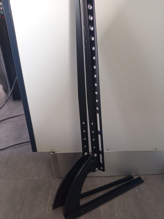 Suporte de TV de pé sem furos  até 75polegadas